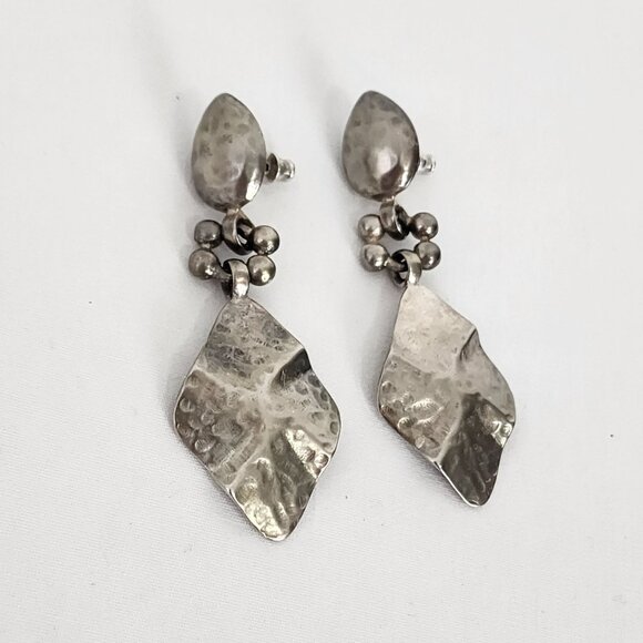 VTG Hammered Silver Brutalist Drop Earrings Artistic Unique VTG Drk Boho Grunge - Picture 7 of 10